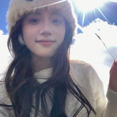 一杯咖啡与新穿的鞋子